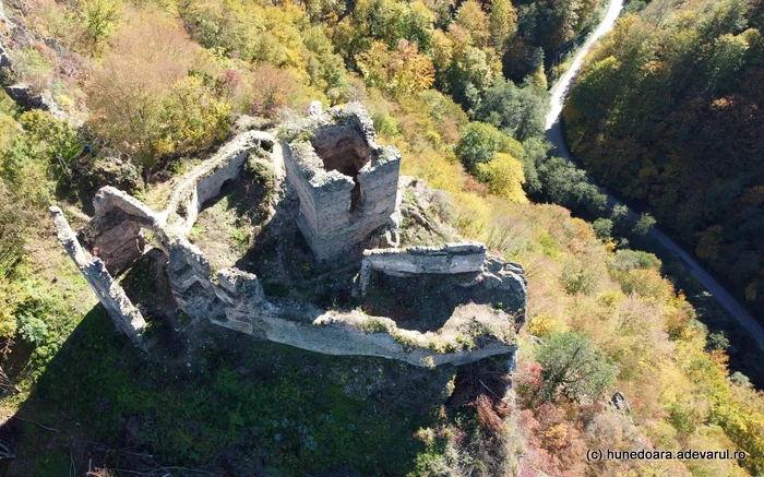 Cetatea medievală Colț  Foto Daniel Guță (12) jpg