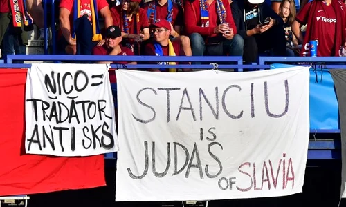 Fanii Spartei au venit cu multe mesaje împotriva lui Stanciu scrise în limba română jpeg