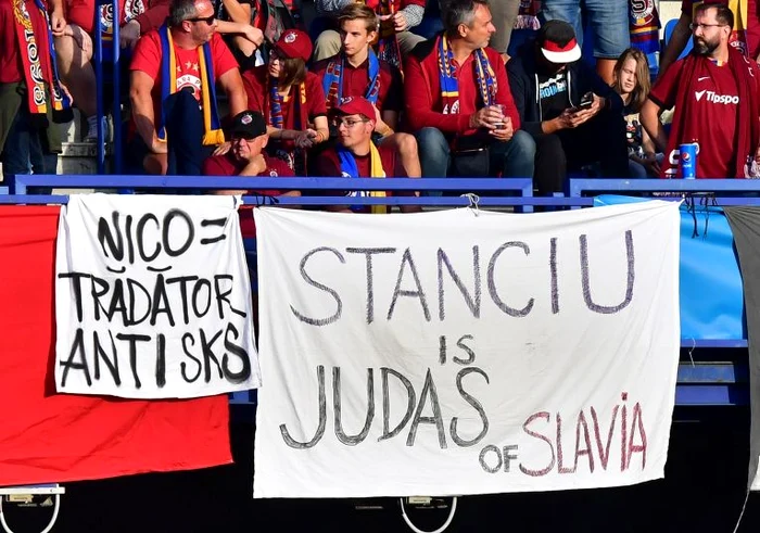 Fanii Spartei au venit cu multe mesaje împotriva lui Stanciu scrise în limba română