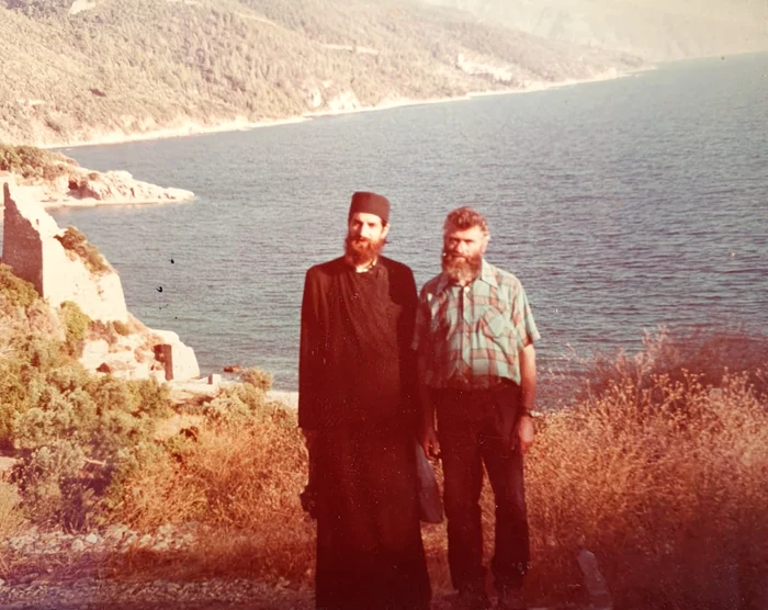 În acea perioadă și-a lăsat barbă, precum călugării