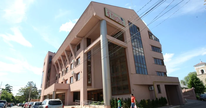 Hotelul este situat pe strada Otilia Cazimir, în apropierea sediului Poliţiei Rutiere Foto: arhiva Adevărul