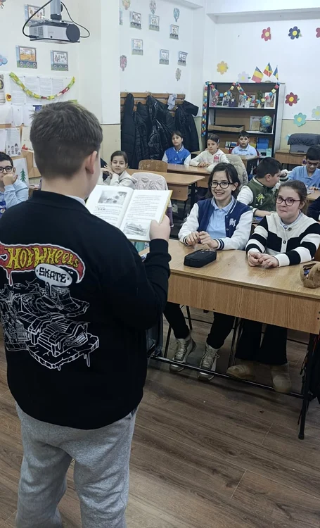 „Noi citim” a dus cărțile din bibliotecă în sala de clasă FOTO: arhiva Vera Grigorescu