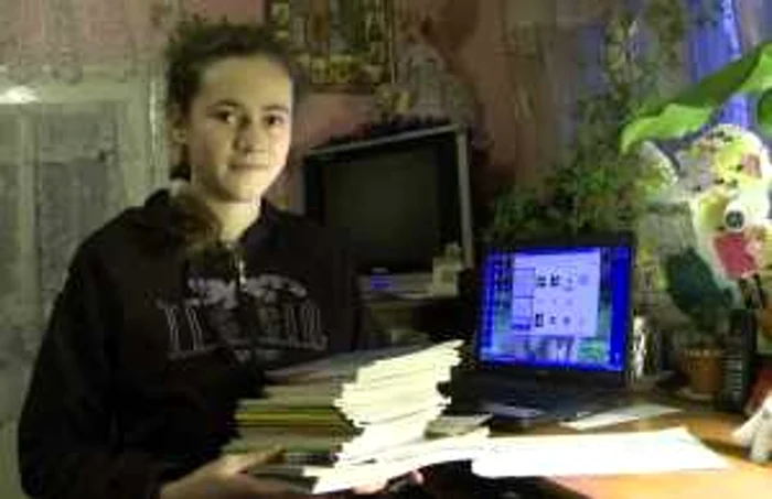 Preşedintele i-a trimis rechizitele cerute de fetiţă