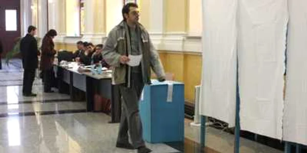 Profesorii din cadrul Universității din Craiova, din nou la urne în cursul zilei de luni