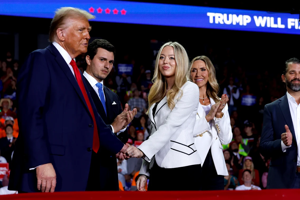 Tiffany Trump la discursul tatălui ei de după închiderea votului. FOTO: Getty Images