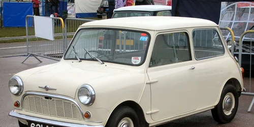 Morris Mini Minor 1959 (621 AOK) jpg