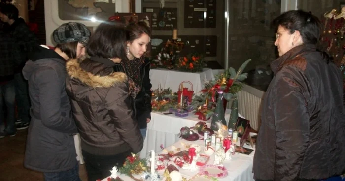 Expoziţia de ornamente va rămâne la muzeu până pe 23 decembrie