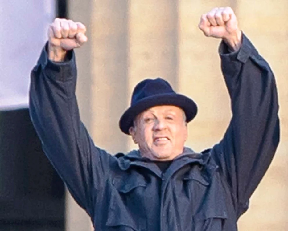 Stallone în timpul turnării filmului “Creed” în Philadelphia reproduce scena scărilor din “Rocky”Foto: Guliver / Splashnews