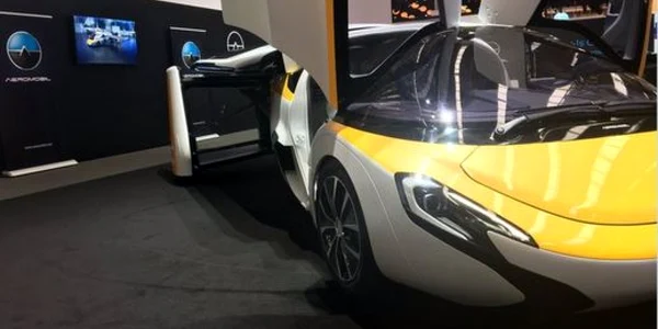 Versiunea a patra a masinii zburatoare produse de Aeromobil FOTO Twitter @aeromobil