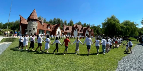 Flashmob Castelul de Lut FOTO Dans Popular Galati 5