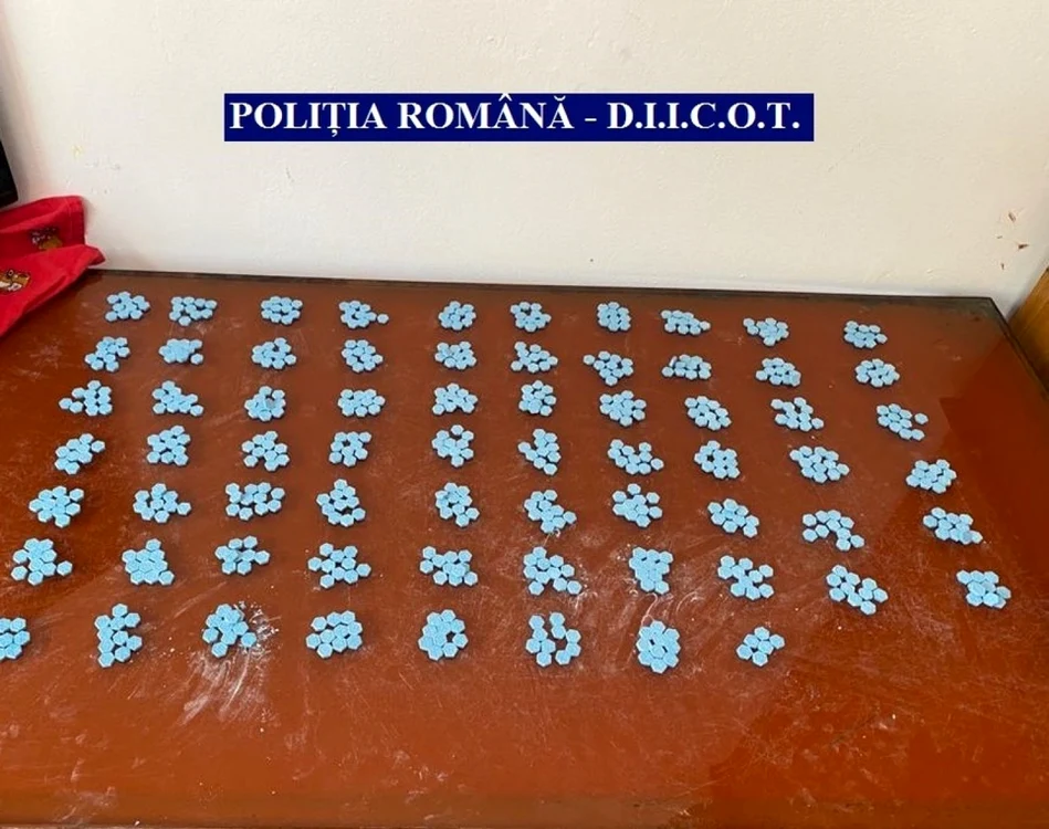 Mii de pastile cu efect psihotrop uramu să fie vândute la Călăraşi FOTO Poliţia Română