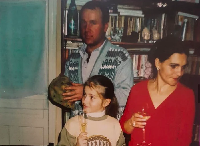 Otilia Bilionera, alături de părinții ei la Moldova, în copilărie Sursa: Instagram