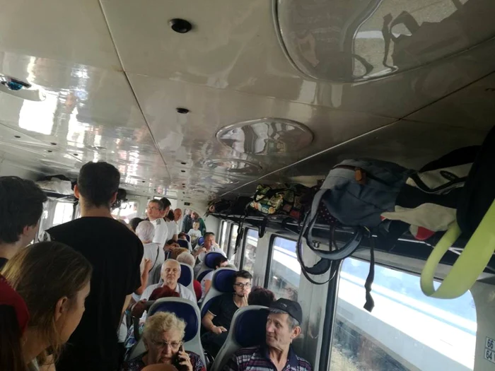 Un tren cu un singur vagon pe ruta Mangalia-Constanta Sursa Facebook Cezara