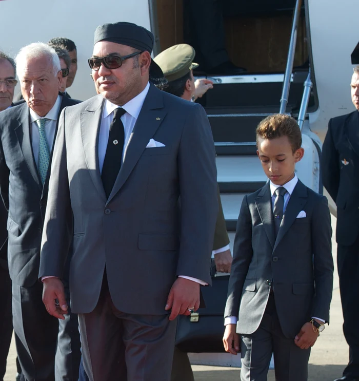 Prințul Moulay Al Hassan al Marocului și Regele Mohammed al VI lea   GettyImages 173498104 jpg