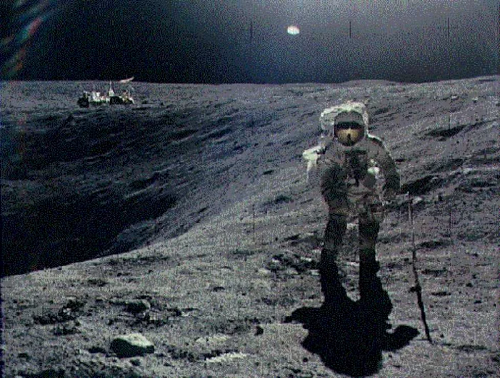 Imagini din timpul misiunilor NASA pe Lună