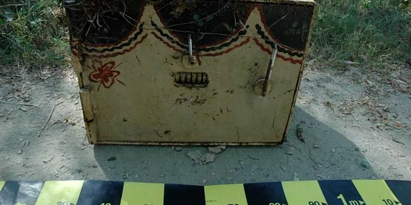 Seiful furat de la Manastirea Turnu a fost descoperit intact intr-o rapa