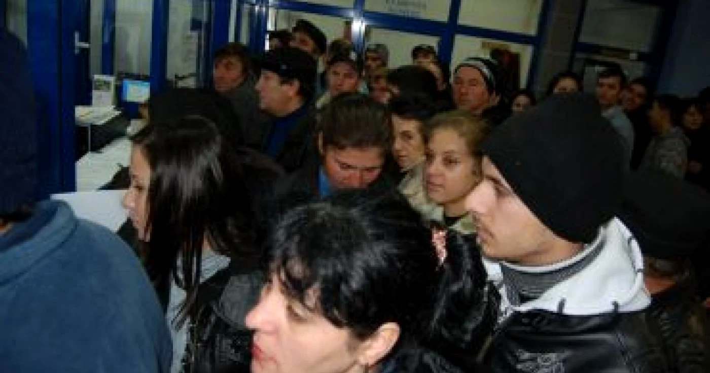 Slatina: Mii de şomeri de bat pentru 27 locuri de muncă
