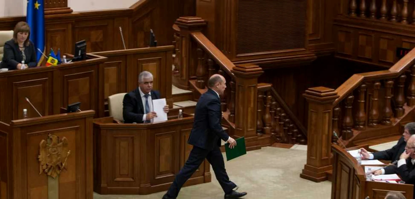 Guvernul Streleţ a fost demis Foto Alexandru Tarlev
