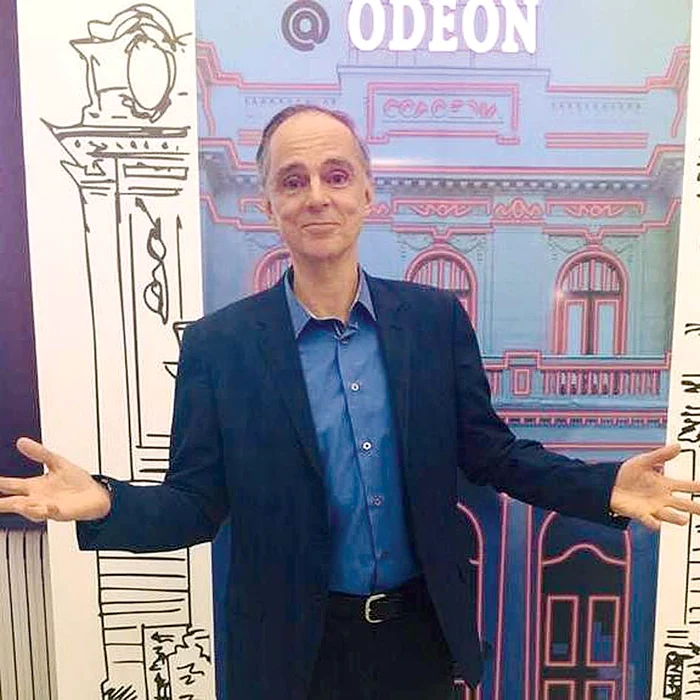 Acum este director al Teatrului “Odeon“ din Bucureşti