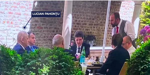 Lucian Pahontu la masa cu Nicusor Dan 800x450 1 png