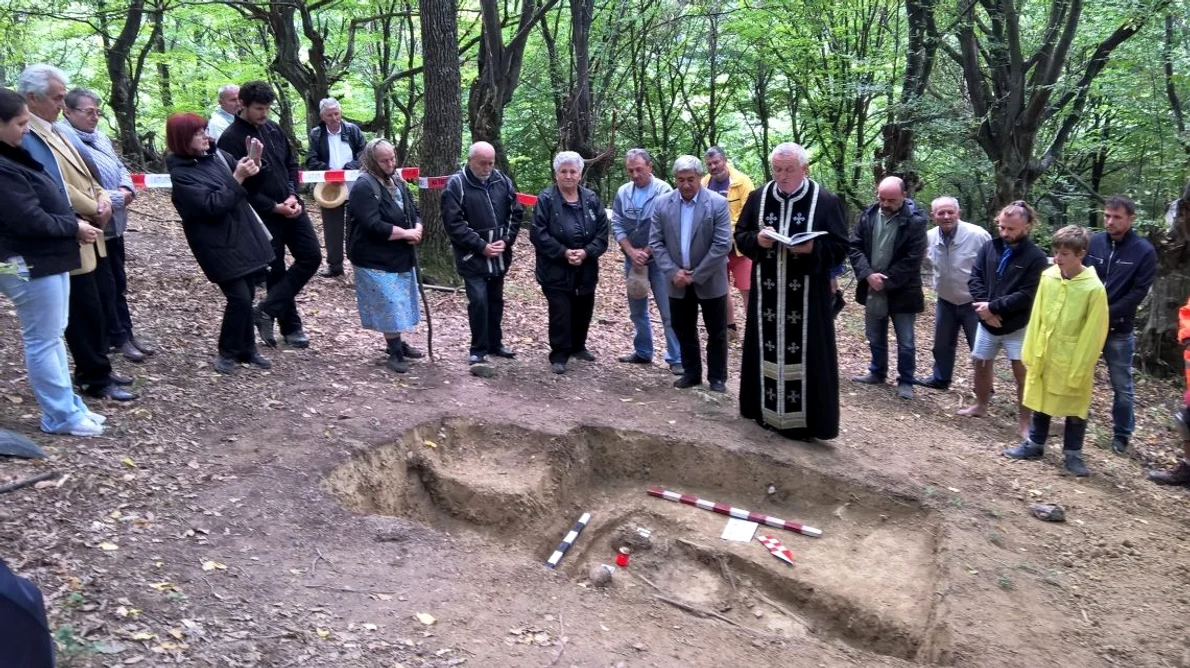 Trei luptători anticomuniști, deshumați în zona comunei Cricău, județul Alba / FOTO jpeg