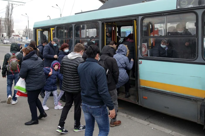 Transport public Bucuresti. FOTO Inquam Photos Octav Ganea