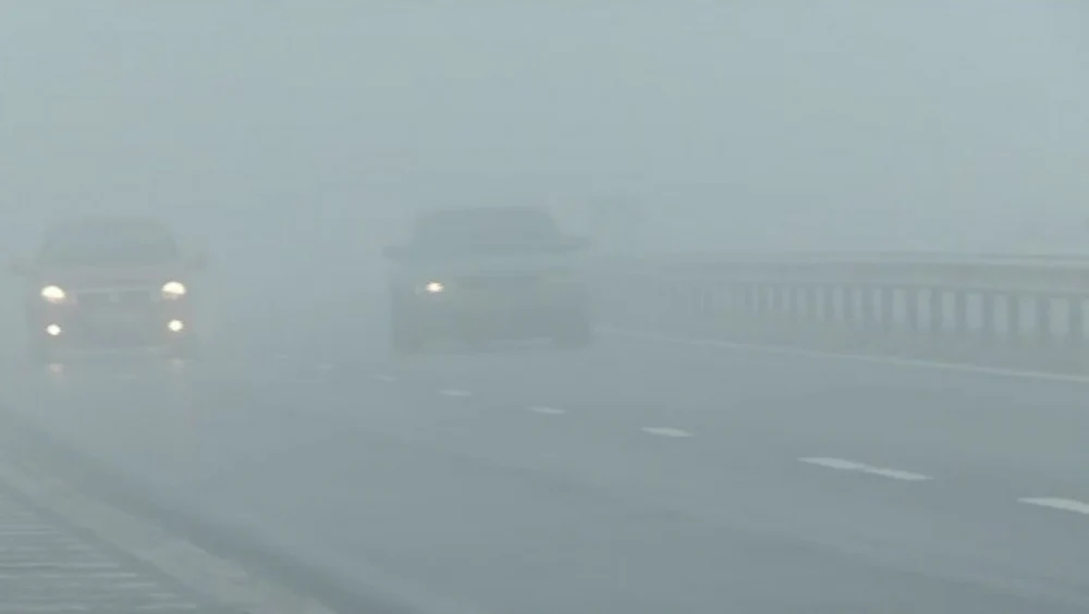 Județele aflate sub alerte de vreme rea. Ceață densă, cu vizibilitate extrem de redusă în mai multe zone din țară