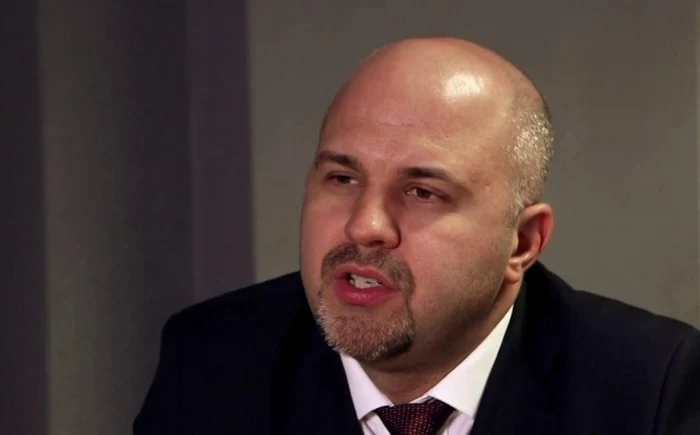 Deputatul USR Emanuel Ungureanu i-a făcut medicului oftalmolog reclamație la Ministerul Sănătății