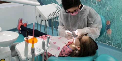 1 copil dentist jpg jpeg