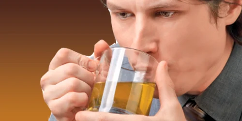 Ceaiul calmează durerile de gât