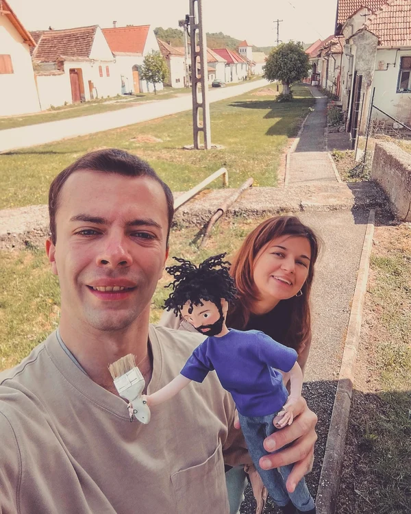 Maria și George, cu săteanul din Șona. FOTO: Arhiva personală