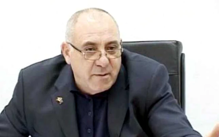 Costel Tulitu, fostul primar al oraşului Bechet, este acuzat de abuz în serviciu şi conflict de interese