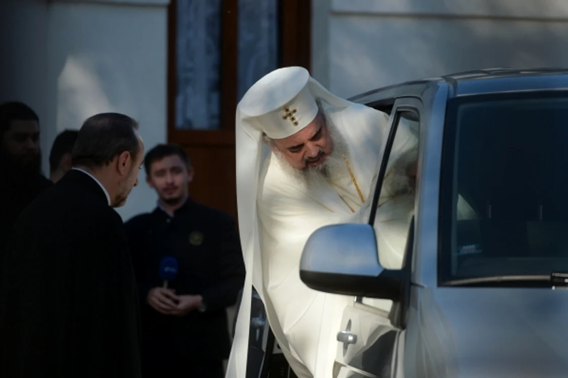 
    Patriarhul Daniel şi-a pus de mai multe ori în cap opinia publicăFoto: Mediafax  