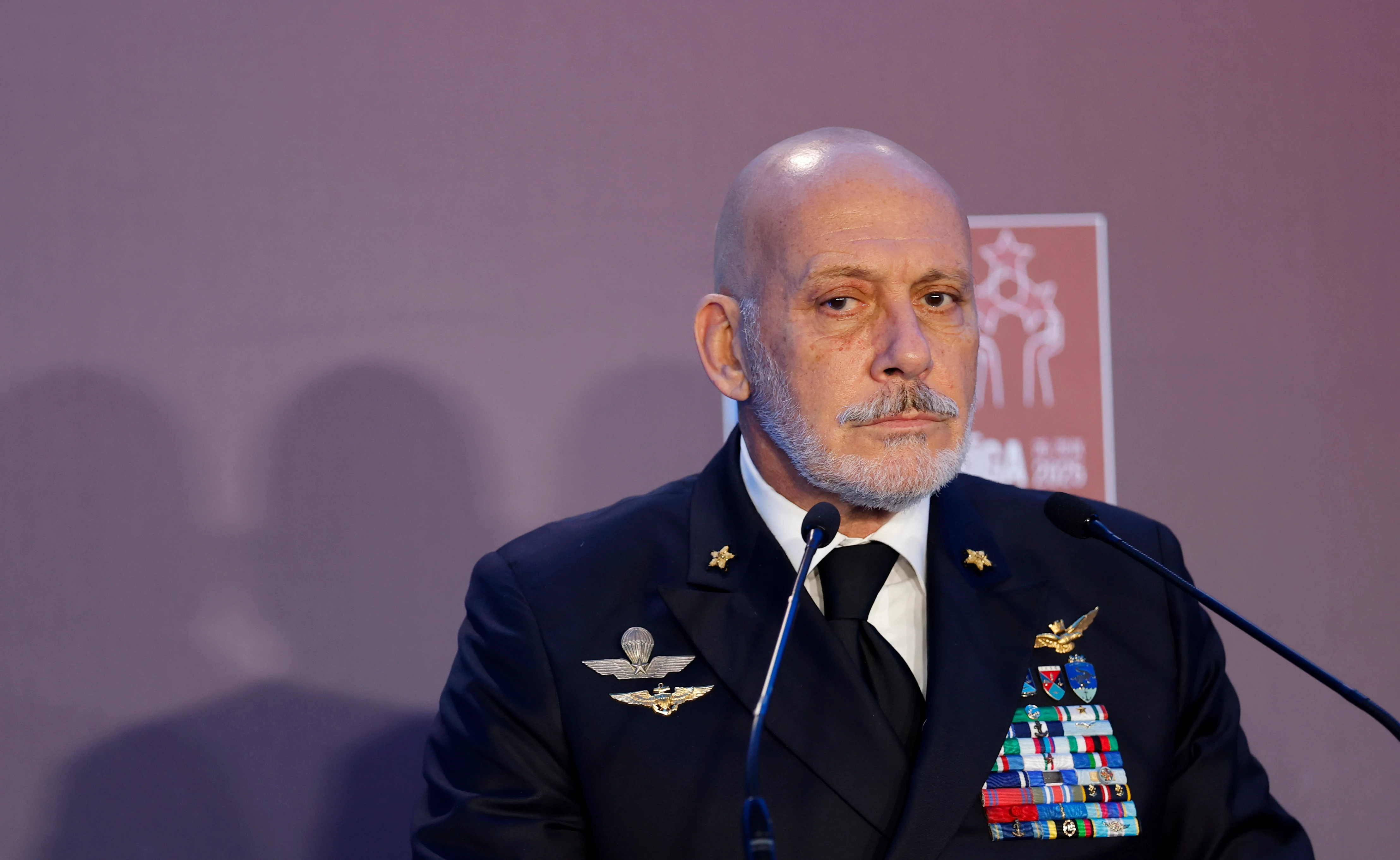 NATO ia în calcul adoptarea unei atitudini „mai agresive” împotriva războiului hibrid al Rusiei