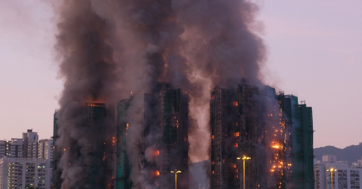 Infernul din Hong Kong: 44 de morți, sute de dispăruți