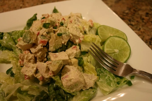 Salată de pui cu dressing de avocado jpeg