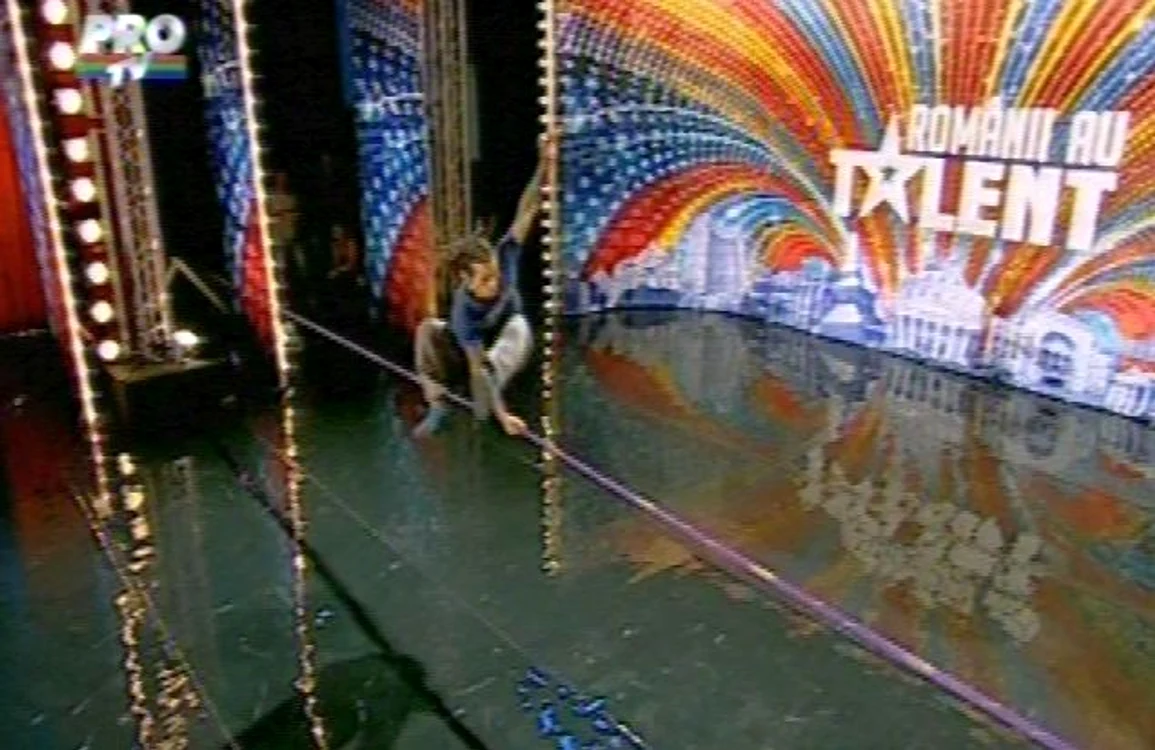 Demonstraţie de slacklining (Foto: captură video Pro TV)