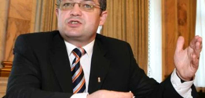 Boc: "până luni să avem estimările privind absorbţia fondurilor UE în 2010, pentru a finaliza bugetul"