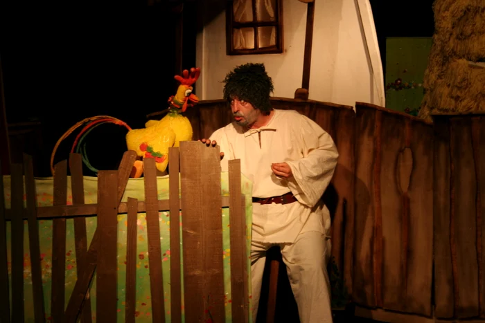 „Punguţa cu doi bani” este un spectacol de referinţă al Teatrului Puck, care în luna februarie a acestui an a marcat reprezentaţia cu numărul 100