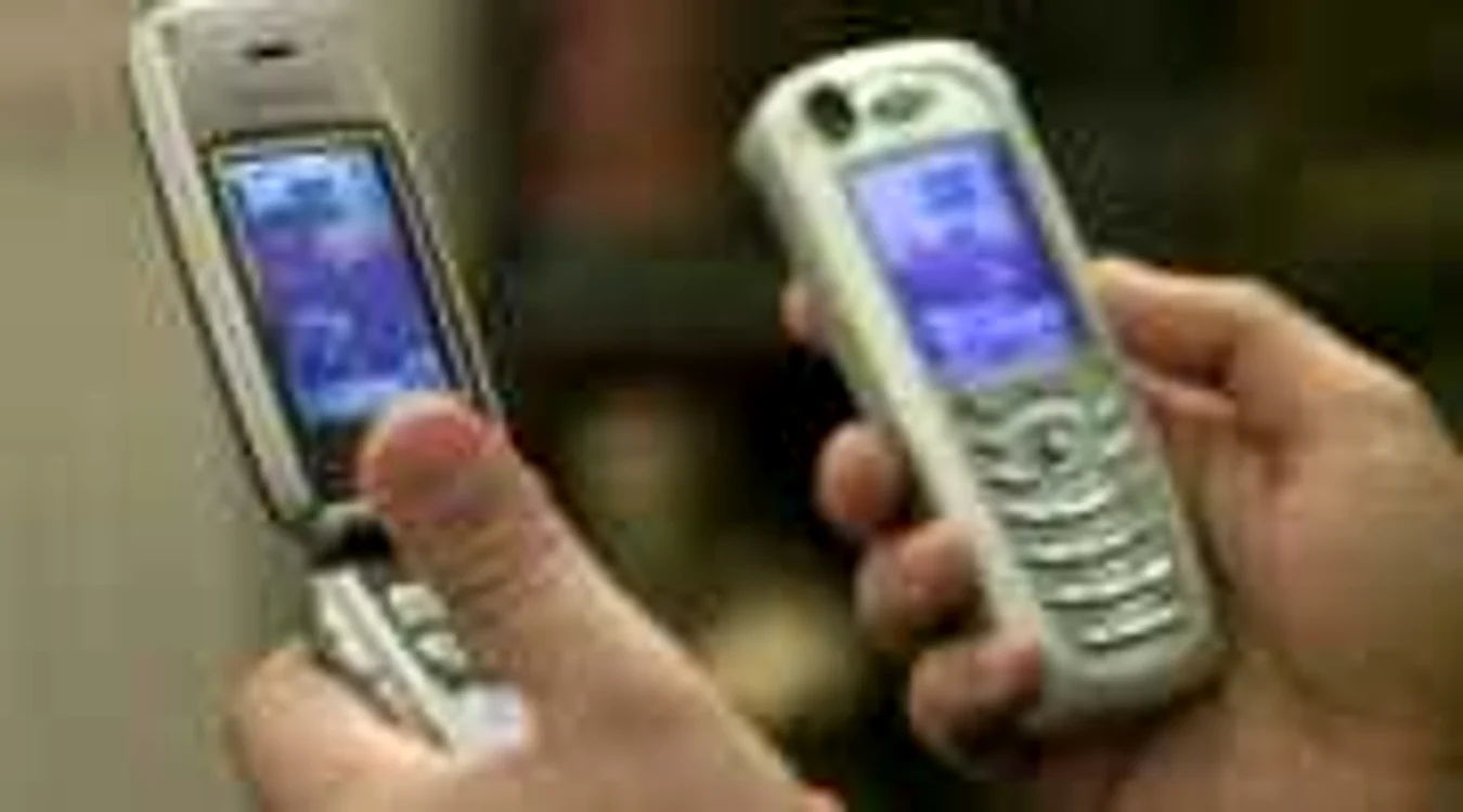 Escrocii profită de naivitatea celor care le răspund la telefon. FOTOArhivă.