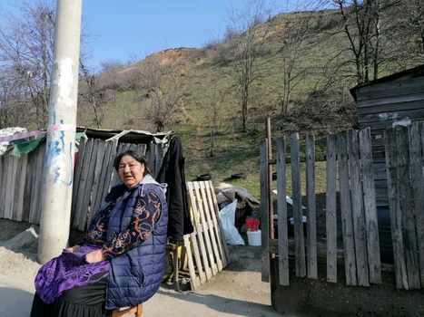 Alunecare de teren în Slatina FOTO Alina Mitran 8 jpg