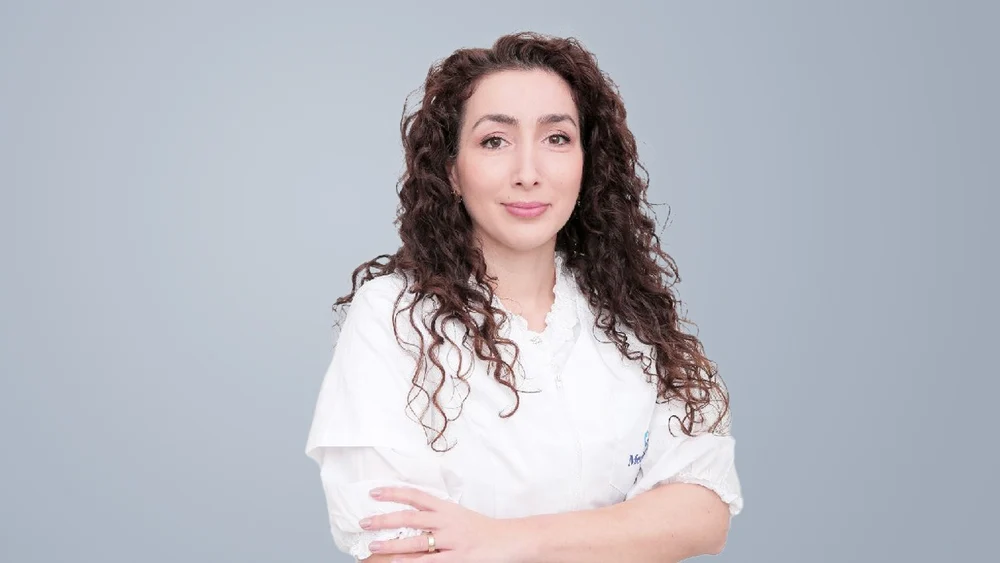 Dr. Ana Maria Bîțică, MedLife: „Testul Babeș-Papanicolau și secvențierea genetică HPV nu se înlocuiesc, ci se completează. Virusul HPV e cameleonic și rămâne latent în organism mulți ani”