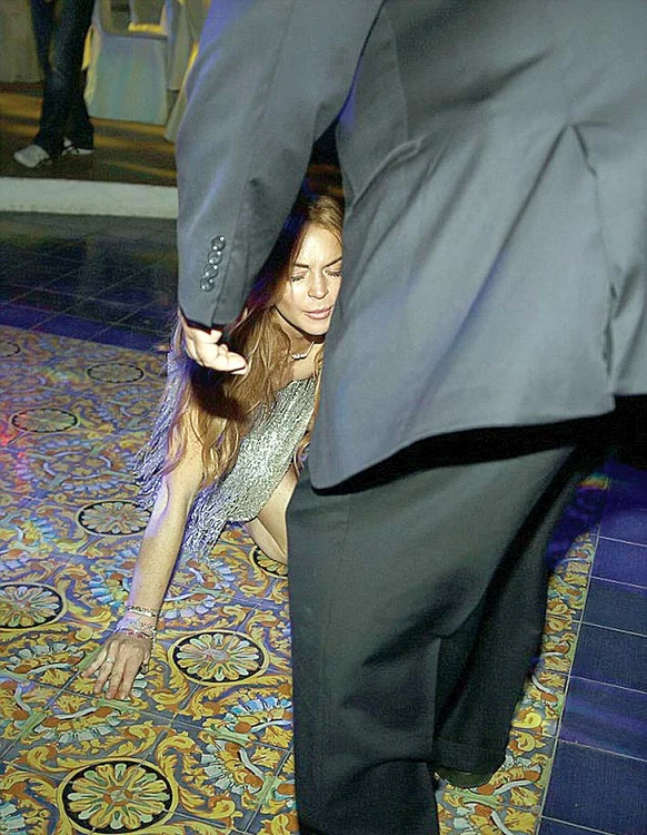 A fost ajutată să se ridice