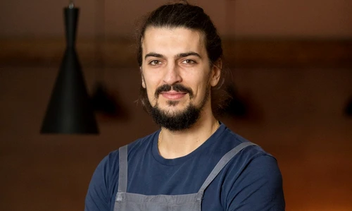 Prepară simplu și ușor rețeta de «balmoş în dovleac copt» a chefului Alex Petricean