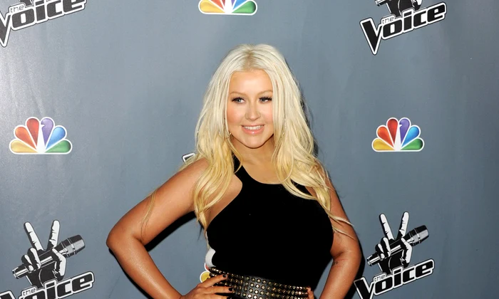 vedete cu picioare cracanate christina aguilera jpeg