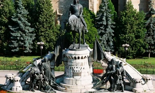 Cum un ministru UDMR inflamează spiritele naţionaliste din cauza unei statui jpeg