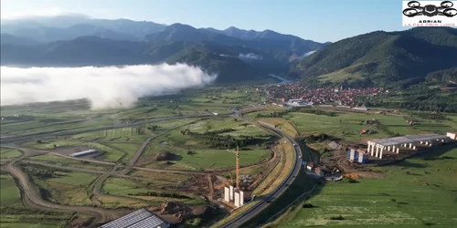 Viaductul Boița înainte de Defileul Oltului al Autostrăzii Sibiu-Pitești Foto Captură video YouTube Adrian Gică