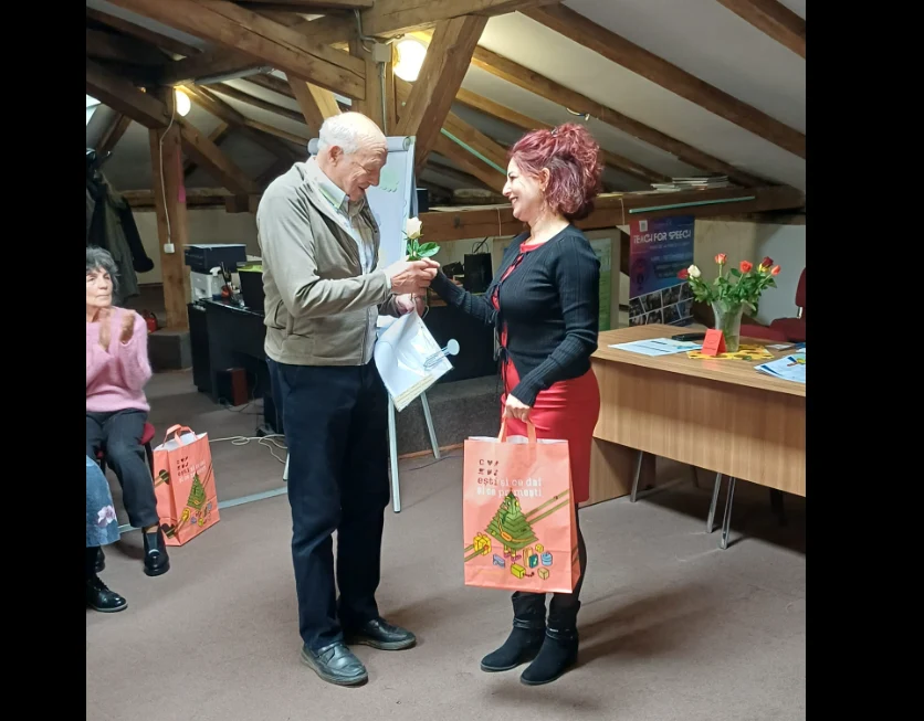 La 97 de ani, înapoi la școală: „Am vrut să țin pasul cu tehnologia”