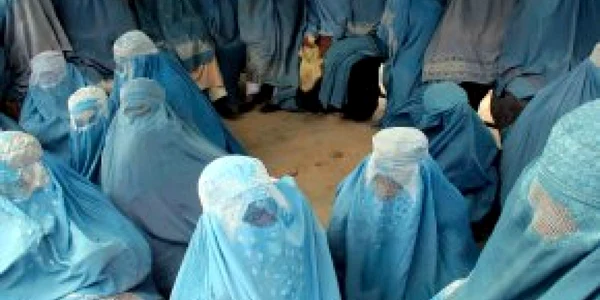 Al-Qaida a ameninţat Franţa că se va răzbuna pentru episodul cu burka