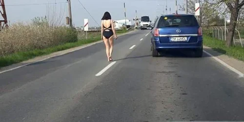 Femeie în dres de baie lângă Timişoara